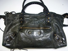 バレンシアガ全体色補正