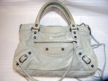 バレンシアガのリカラー